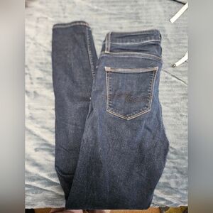 Silver Jeans Dark Wash Skinny Jeans!